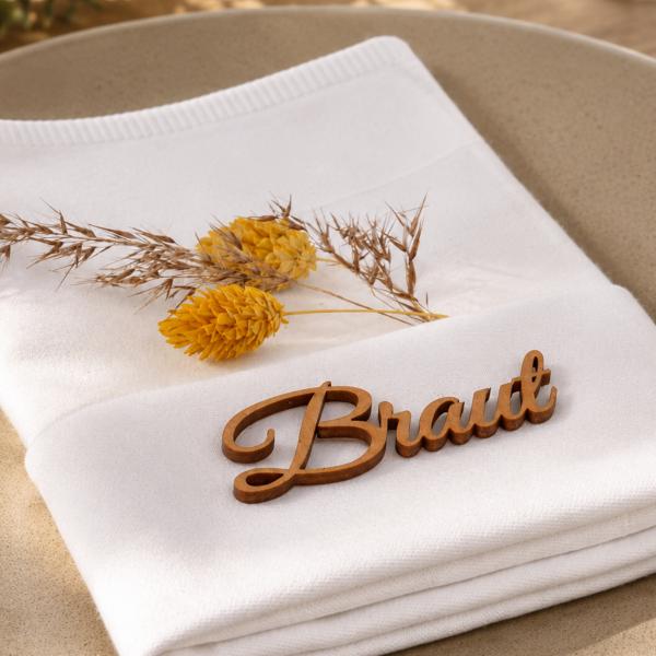 Preview: Tischnamen Klassiker aus Holz als eleganter Platzhalter für Hochzeit oder Feier, dekoratives Namensschild für stilvolle Tischdeko und persönliches Gastgeschenk.