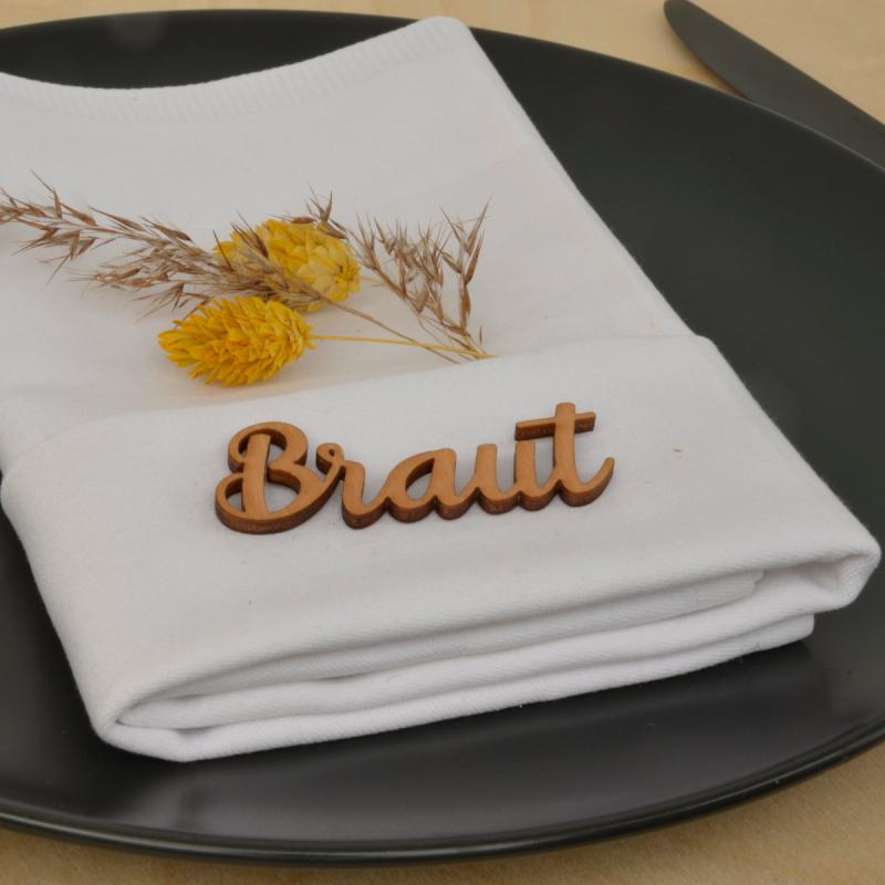 Personalisierte Tischkarten aus Holz für Hochzeit und Sitzordnung